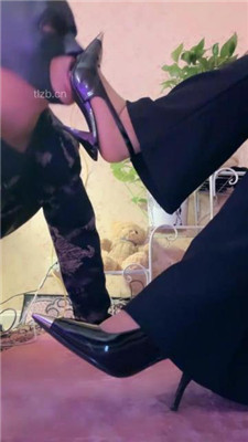 图片[2]-傲雪】清理脏鞋底/近距离恋足舔