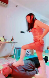 【北京艾琳】长靴/高跟全体重踩踏_绳艺资料库