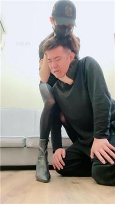 图片[9]-美娜格格】短靴黑丝模特-狂抽耳光/揪耳朵