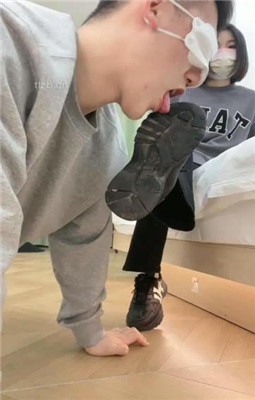 图片[2]-奶味茶茶】手脚耳光-舔脏鞋底/口水喷脸/深喉