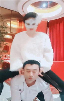 图片[2]-伯爵】圈养犬化-暴力蛇鞭/耳光/踢踹/清理靴子