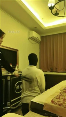 图片[8]-千面】打板子/人体烟灰缸/抽耳光/闻臭脚