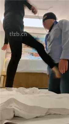 图片[8]-七七】坐脸窒息/闻舔超臭白棉袜完整版】