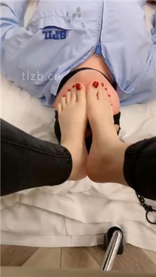 图片[10]-七七】坐脸窒息/闻舔超臭白棉袜完整版】