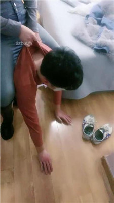 图片[11]-蜜糖情侣】耳光暴打/舔脏长靴/骑马转胯/踩踏