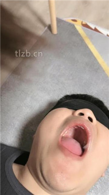 图片[4]-若冰】仔细跪舔原味裸足脚趾