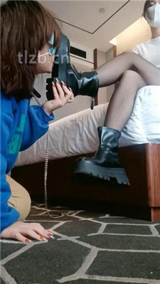 图片[7]-爱可呀】母猪闺蜜给我清理脏鞋子