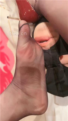 图片[5]-安主】黑丝高跟原味恋足舔