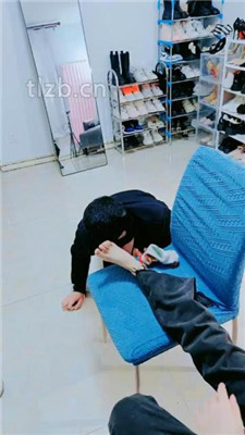 图片[20]-文文文】骑马/舔脏鞋/品尝素人裸足三视角版】