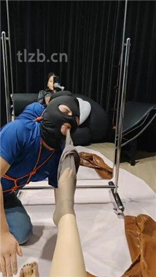 图片[6]-猫爷】脚趾玩狗舌/长靴丝袜裸足舔