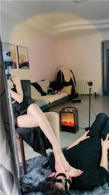 图片[15]-175艾琳】超美长腿车模-美腿诱惑调