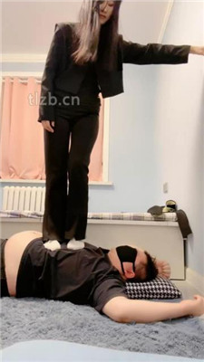 图片[2]-希雅】白袜脚全体重踩踏完整版】