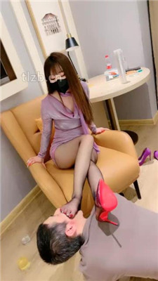 图片[7]-浅夏大大】超级骚紫高跟黑丝美腿虐杀