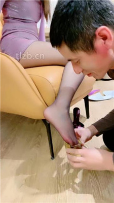 图片[8]-浅夏大大】超级骚紫高跟黑丝美腿虐杀