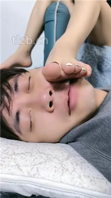 图片[11]-梓S】棉袜雪地靴裸足-全体重踩脸