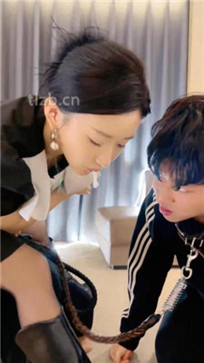 图片[18]-潘妮女王】双奴-骑马/耳光/拍子鞭打/强制闻靴子