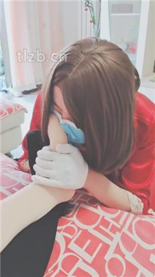 图片[3]-美容院S】变装狗奴对着长靴肉丝发骚