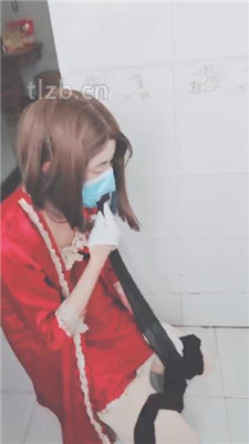 图片[6]-美容院S】变装狗奴对着长靴肉丝发骚