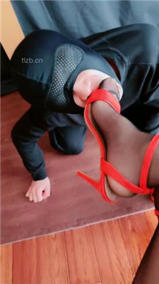 图片[3]-杭州cc】迷恋性感黑丝高跟的狗