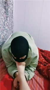 【千面】跪舔原味裸足_绳艺资料库