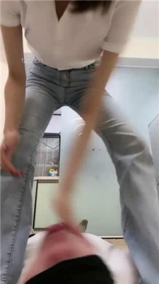 图片[3]-美娜格格】超臭白袜深喉场