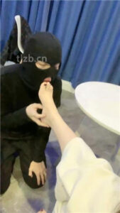 【七七】赏赐绿帽男友圣水盛宴_绳艺资料库