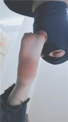 图片[4]-灵竹】反绑强制舔脚/胯下辱/闻舔高跟