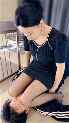 图片[8]-潘妮女王】喂口水/黑丝高跟美腿踩虐