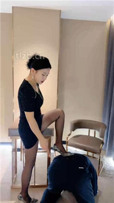 图片[16]-潘妮女王】喂口水/黑丝高跟美腿踩虐