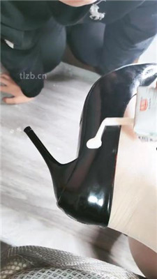 图片[3]-玉美人】白丝鞋底恋足舔