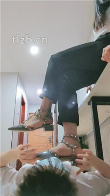 图片[19]-妮蔻】吃原味脚/骑马/铆钉鞋踩虐