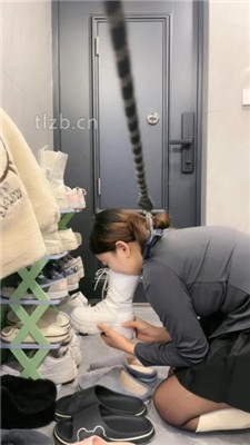 图片[3]-瑶瑶】母畜-胯下辱-做主人的擦鞋器-吃白袜