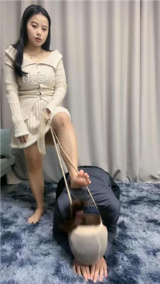 图片[18]-瑶瑶】母畜-胯下辱-做主人的擦鞋器-吃白袜