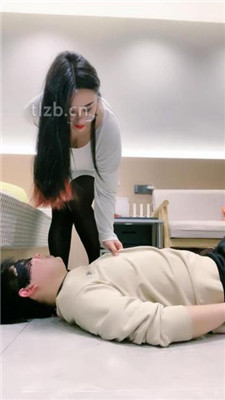 图片[13]-小羊】黑丝美腿插嘴/鞭打踩踏