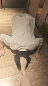 【yukis】户外足浴店调狗【完整版】_绳艺资料库