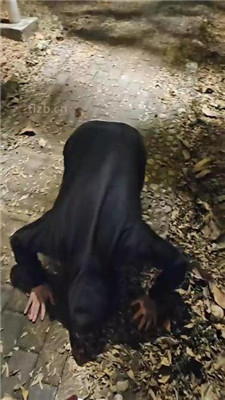 【上头姐妹】户外遇到猥琐男强制吃鞋底_绳艺资料库