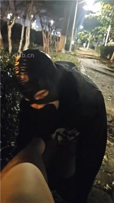 图片[4]-上头姐妹】户外遇到猥琐男强制吃鞋底