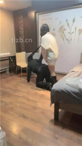 【嘉一】长靴提档/碾压踩狗爪/骑马/强制闻鞋_绳艺资料库