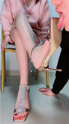 图片[2]-甜心教主】高跟裸足美腿恋足舔