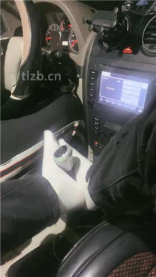 图片[2]-丝雯大小姐】雨天车内玩狗