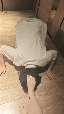 【莉轩】藤条抽/黑丝高跟虐_绳艺资料库