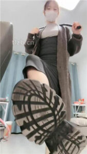 【樱子大人】骑马爬行/运动鞋踩踏提档/舔拖鞋_绳艺资料库