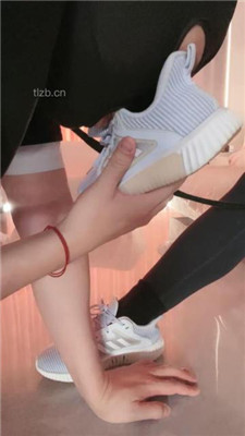 图片[5]-冷颜】闻香水发骚-重度深喉/舔运动鞋底/赏赐洗脚水口水