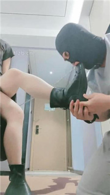 图片[13]-妮蔻】短靴丝袜踩虐/气味控制/吃袜子