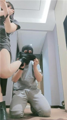 图片[14]-妮蔻】短靴丝袜踩虐/气味控制/吃袜子