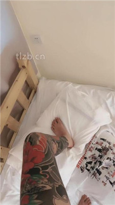 图片[3]-七七黑心祖宗】掐乳/裸足踩狗