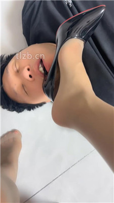 图片[3]-冰色】闻舔主人的原味肉丝jio