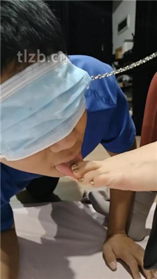 图片[14]-猫爷】楼梯间遛狗爬行/长靴踩/喂圣水/闻腋下/脚插嘴