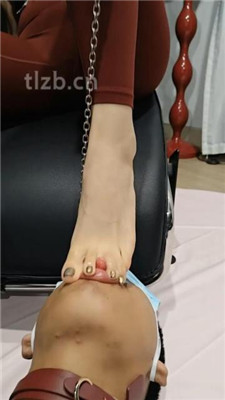 图片[16]-猫爷】楼梯间遛狗爬行/长靴踩/喂圣水/闻腋下/脚插嘴