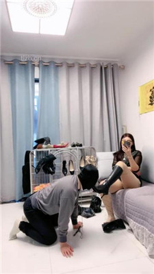 图片[14]-伊兮夫妻】暴踢/耳光/鞋底抽耳光/磕头谢恩/关狗笼